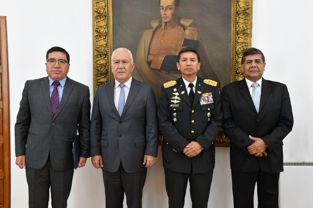 Firma de Convenio entre ESPEU y MIDENA
