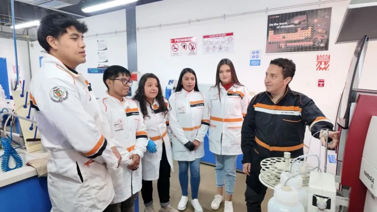 Estudiantes de Petroquímica